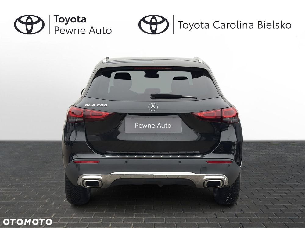 Mercedes-Benz GLA - 4