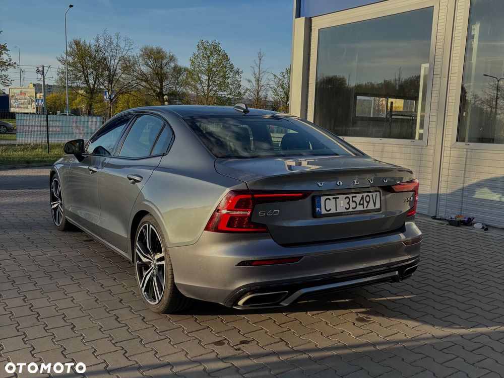 Volvo S60 T5 R-Design - 9