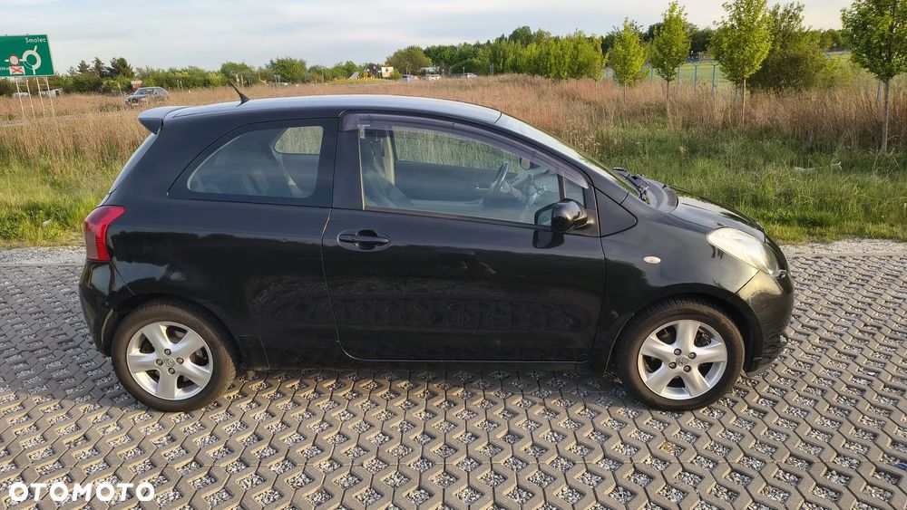 Toyota Yaris 1.3 - 2