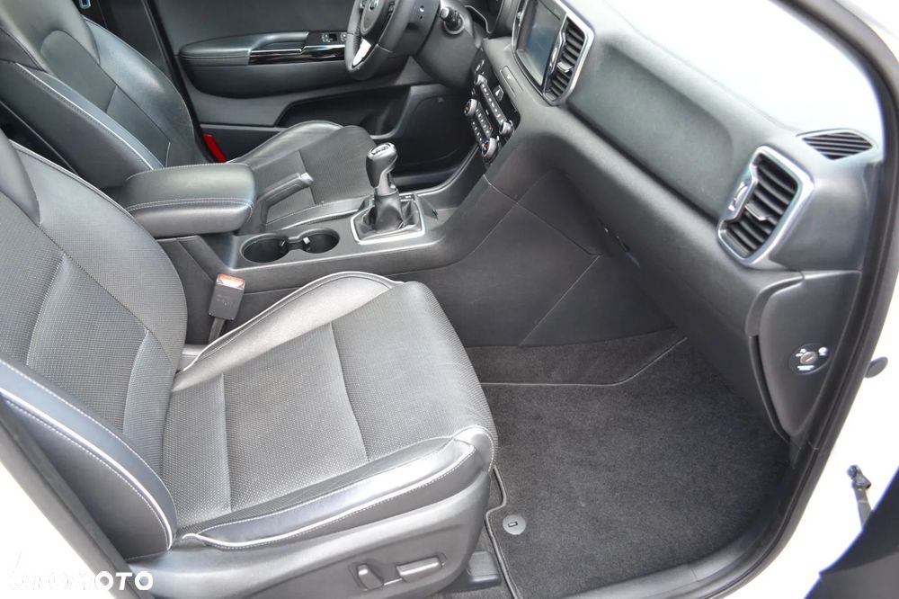 Kia Sportage 2.0 CRDI 4WD Attract - 27