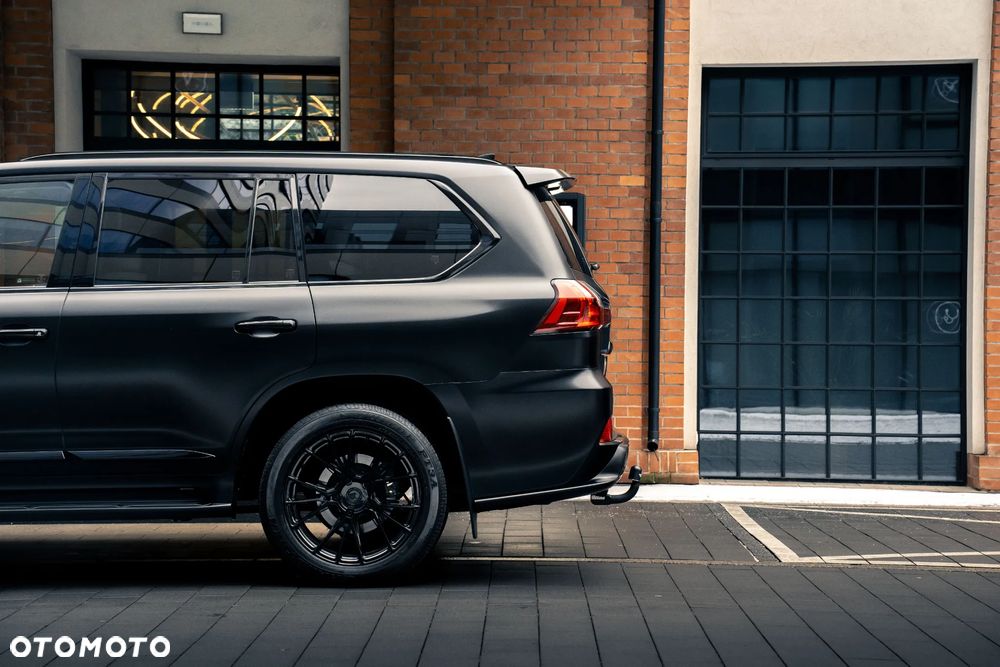 Lexus LX - 6