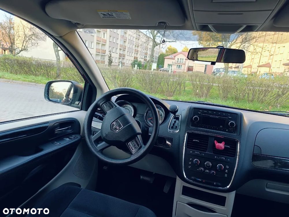 Dodge Grand Caravan - 7