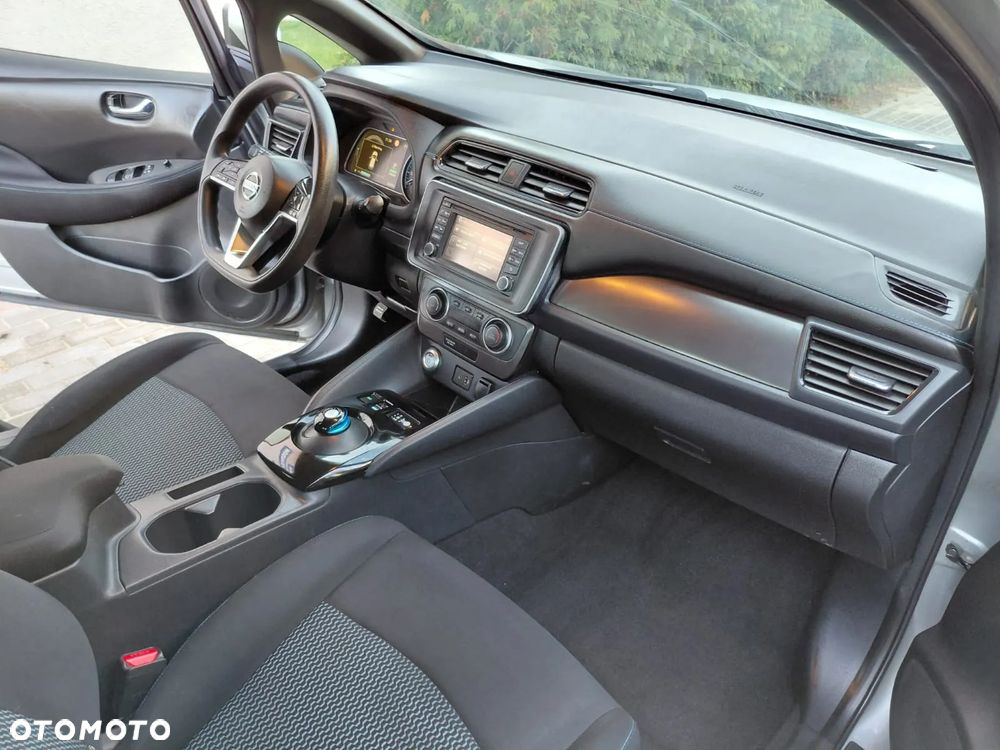Nissan Leaf - 16
