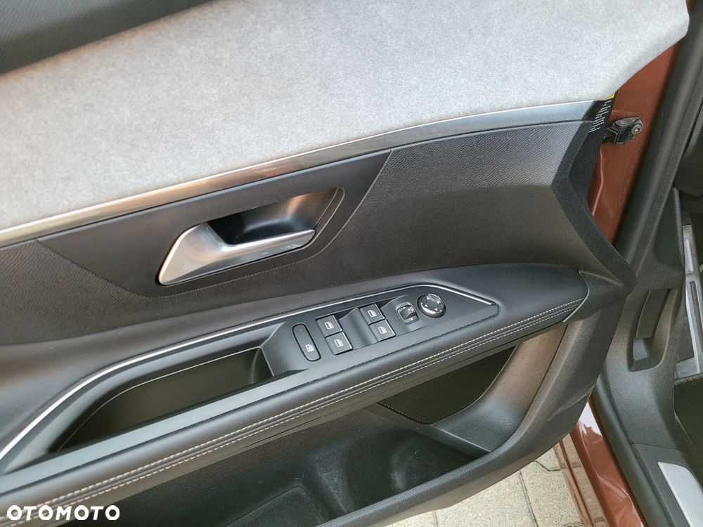 Peugeot 5008 PureTech 180 EAT8 Stop & Start GT Pack - 11