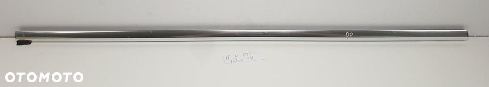 LISTWA ZGARNIAJĄCA PRAWY PRZÓD JAGUAR XF X250 - 1