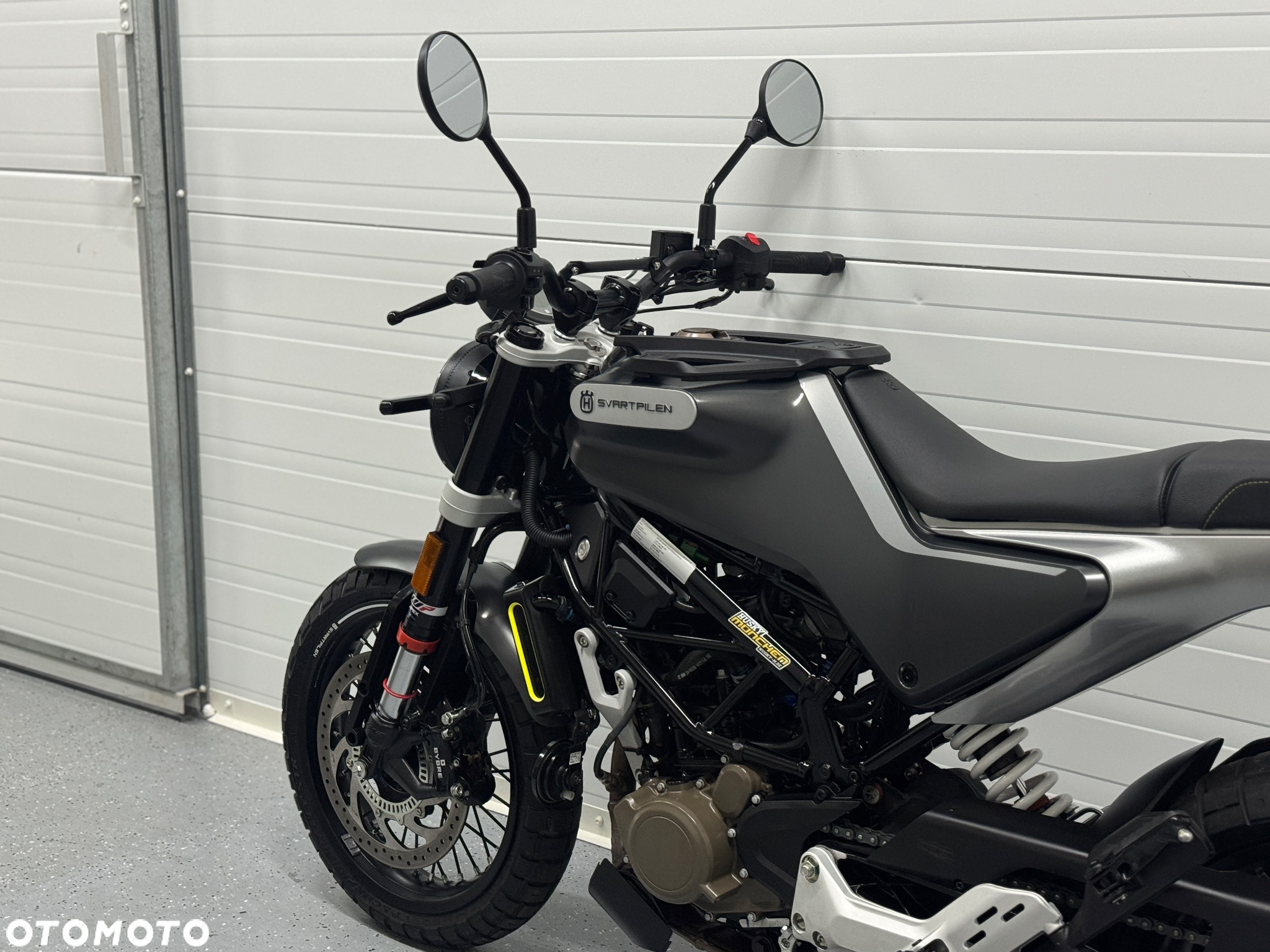 Husqvarna Svartpilen - 12