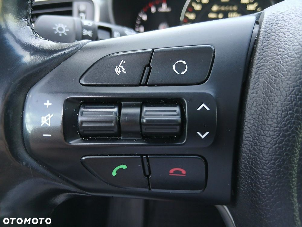 Kia Sorento - 38