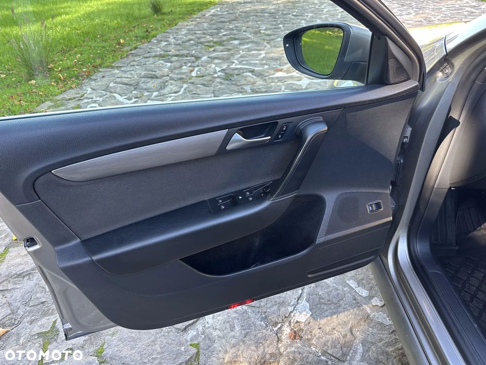 Volkswagen Passat Variant 2.0 Blue TDI SCR Comfortline - 10