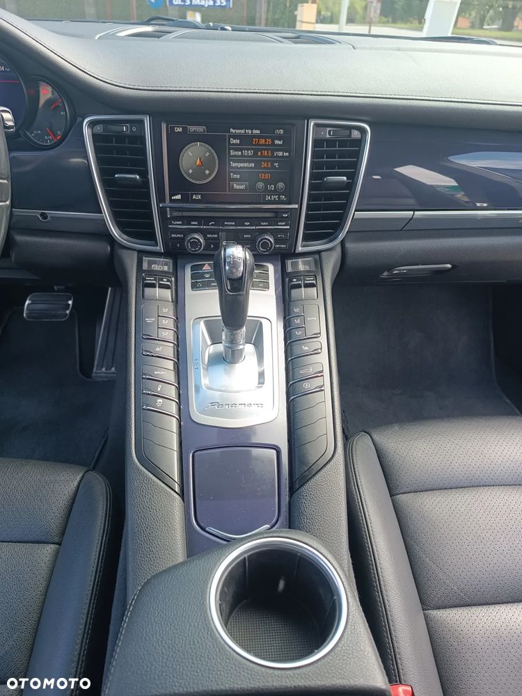 Porsche Panamera 4 - 19