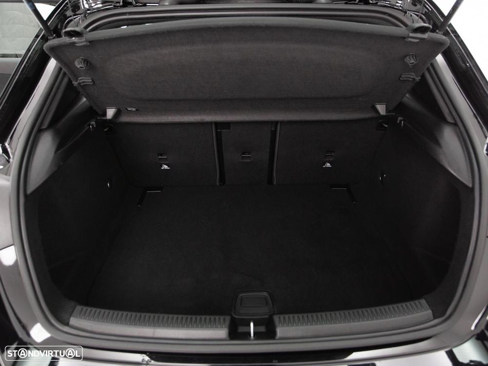 Mercedes-Benz A 200 7G-DCT AMG Line Advanced Plus - 14