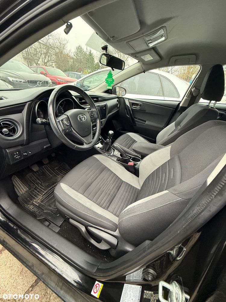 Toyota Auris 1.6 Prestige - 10