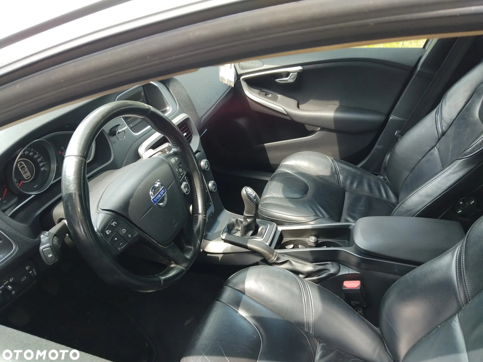 Volvo V40 D2 Momentum - 6