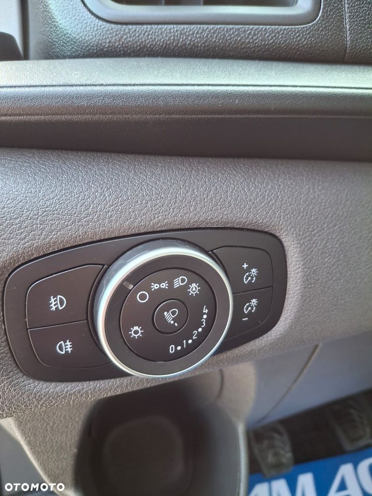 Ford TRANSIT CUSTOM - 23