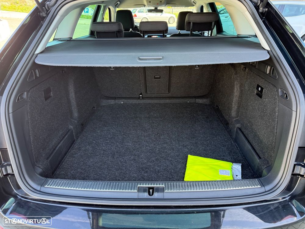 VW Passat Variant 2.0 TDi Business DSG - 19