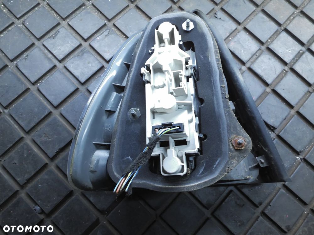LAMPA TYLNA PRAWA BMW E46 COMPACT - 2