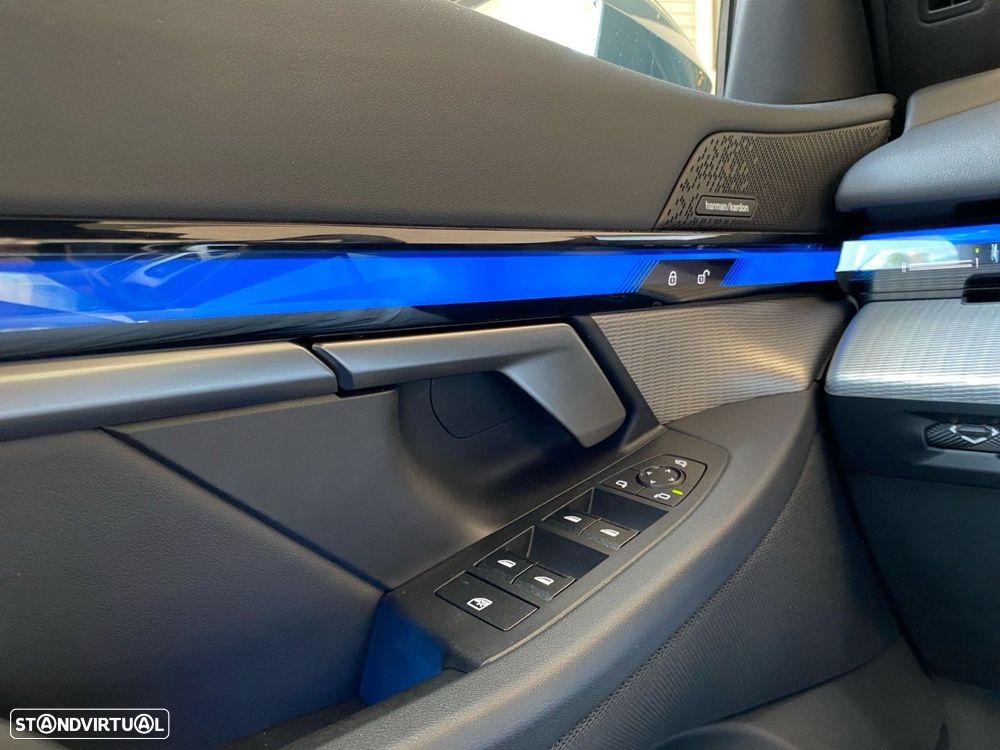 BMW i5 eDrive40 Pack Desportivo M - 16