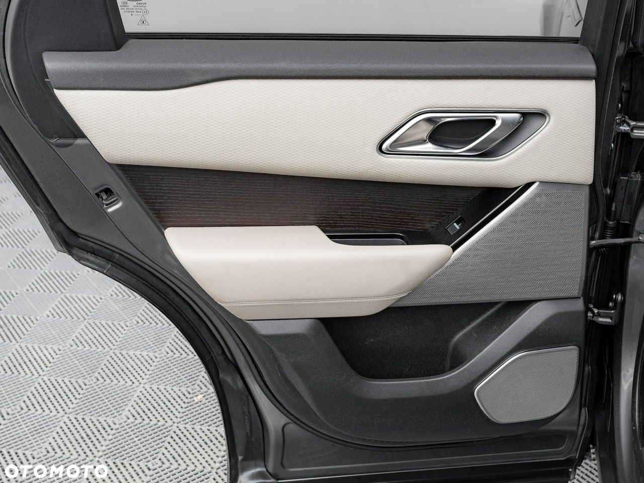 Land Rover Range Rover Velar 3.0 SD6 R-Dynamic S - 22