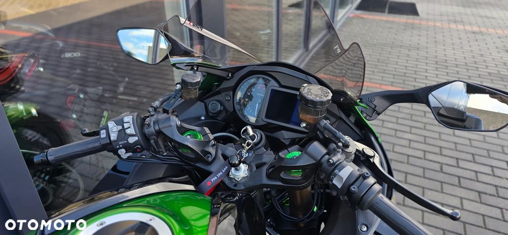 Kawasaki H2 - 21