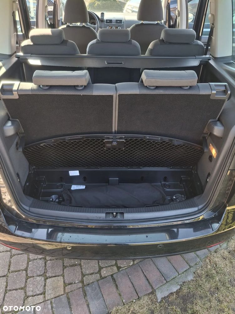 Volkswagen Touran - 18