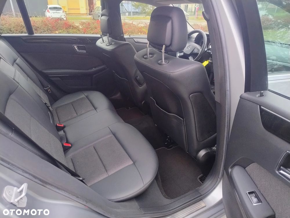 Mercedes-Benz Klasa E 350 CDI DPF BlueEFFICIENCY 7G-TRONIC Avantgarde - 17