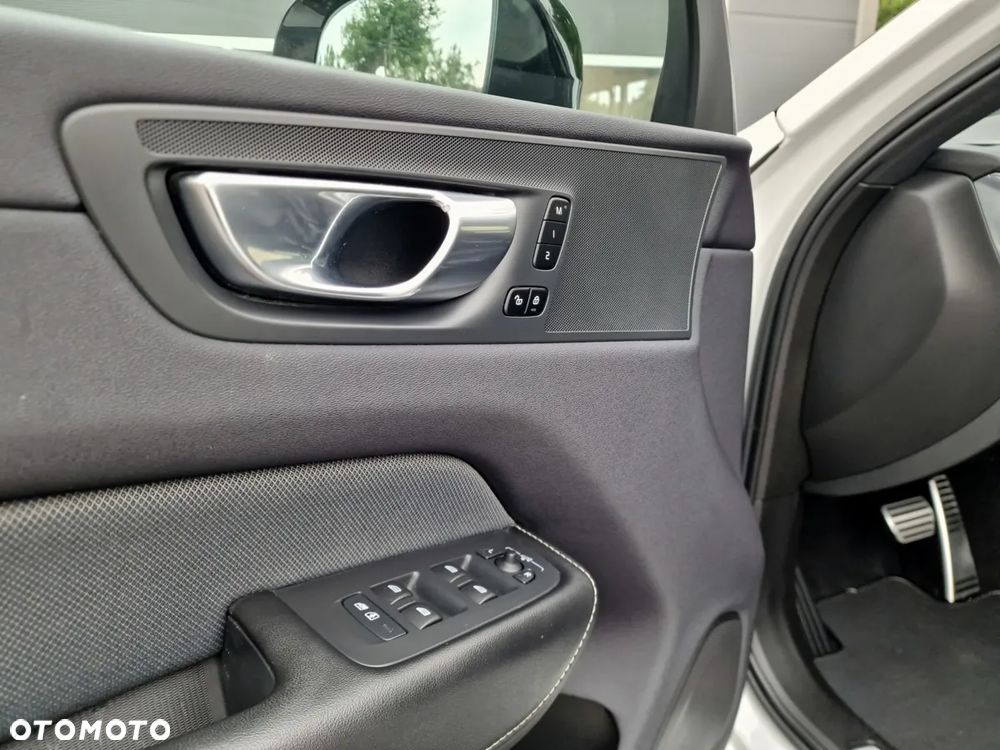 Volvo XC 60 B4 B Geartronic RDesign - 17