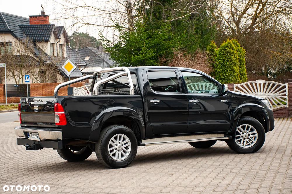 Toyota Hilux 3.0 D-4D Invincible - 28