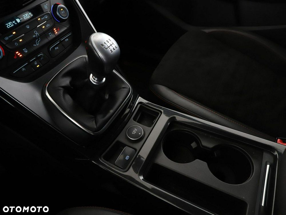 Ford Kuga 2.0 TDCi 4x2 ST-Line - 28