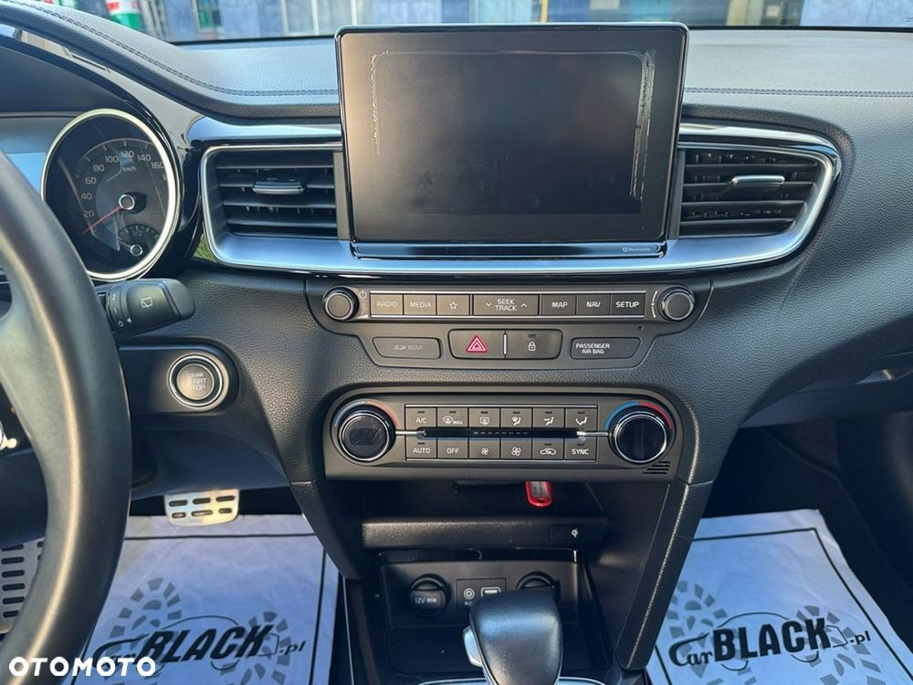 Kia Ceed - 12