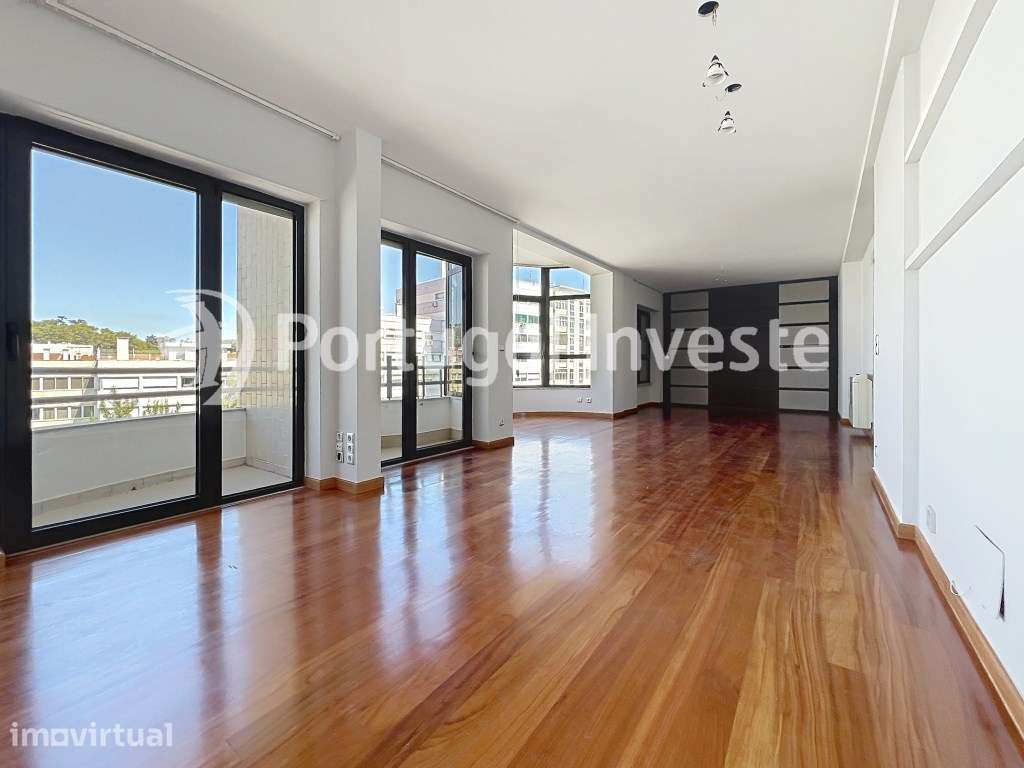 T4 num piso inteiro, 218 m² de espaço, luz e liberdade no centro de... - Grande imagem: 2/35