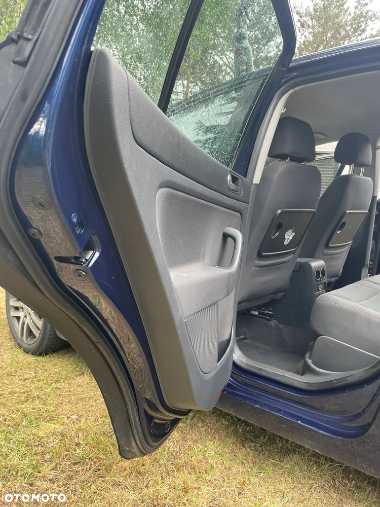 Volkswagen Golf Plus - 13