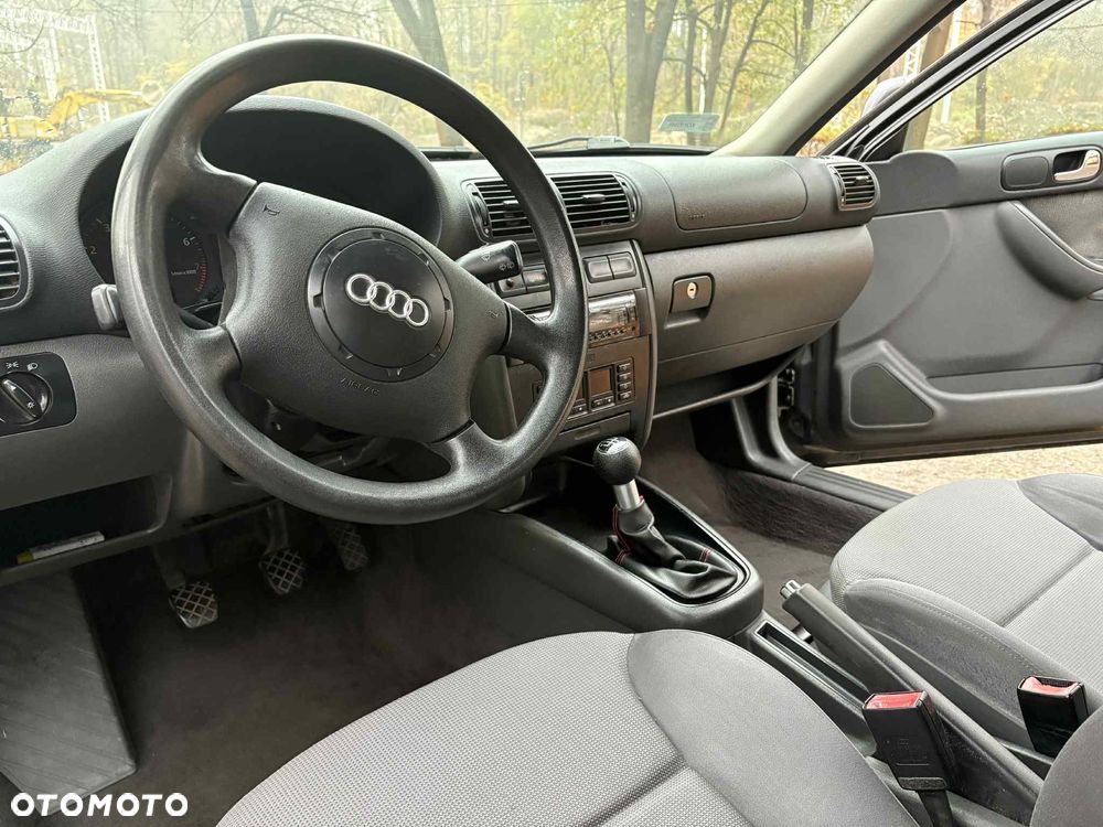 Audi A3 1.6 Ambiente - 7