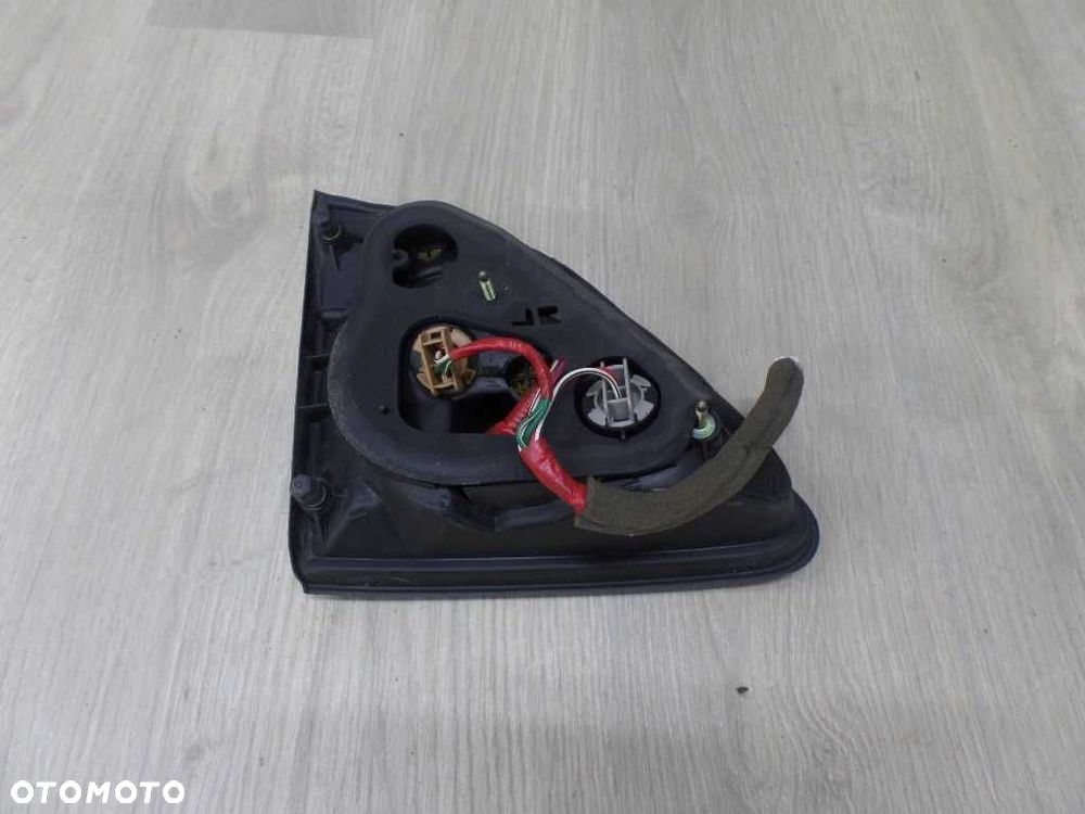 LEXUS RX 300 330 LIFT 00-03 LAMPA TYL PRAWA W KLAPE - 4