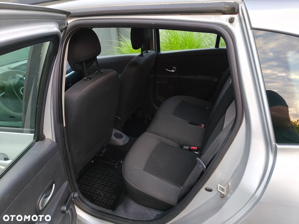 Renault Clio - 8