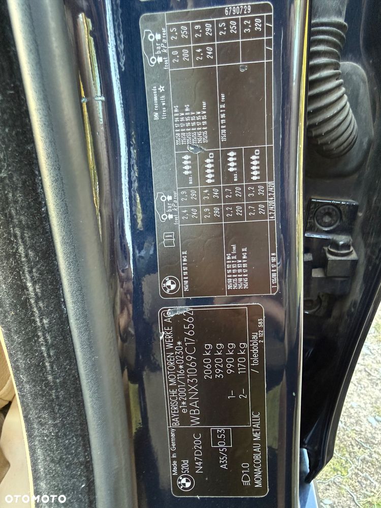BMW Seria 5 520d - 38