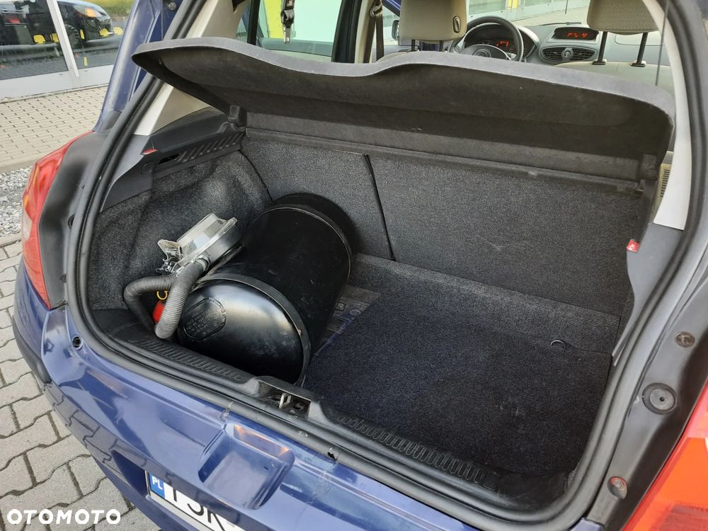 Renault Clio 1.4 16V Dynamique - 12