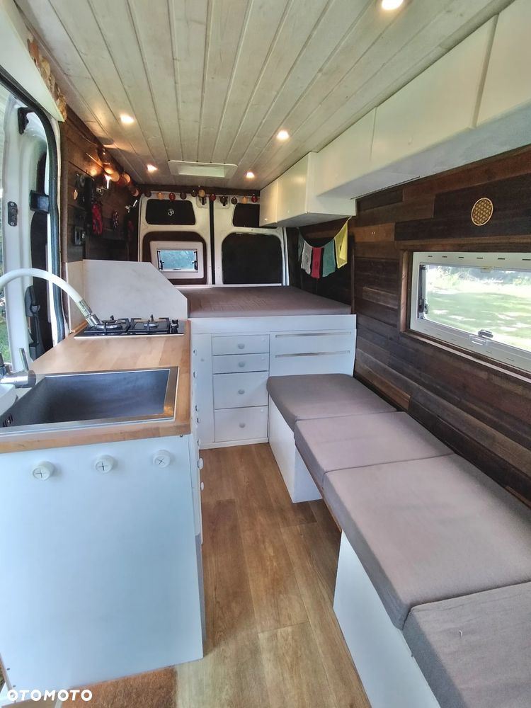 Mercedes-Benz Sprinter - 5