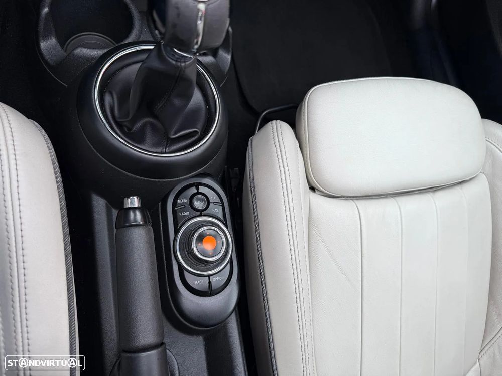 MINI 3 Portas One D - 12