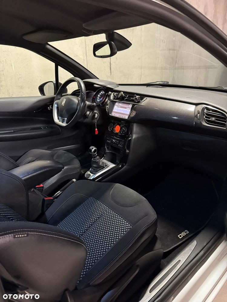 Citroën DS3 1.6 HDi SportChic - 17
