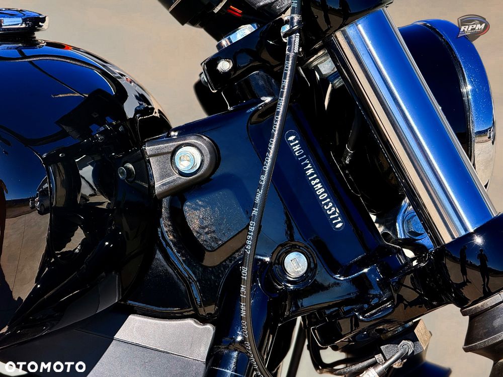 Harley-Davidson Softail Street Bob - 23