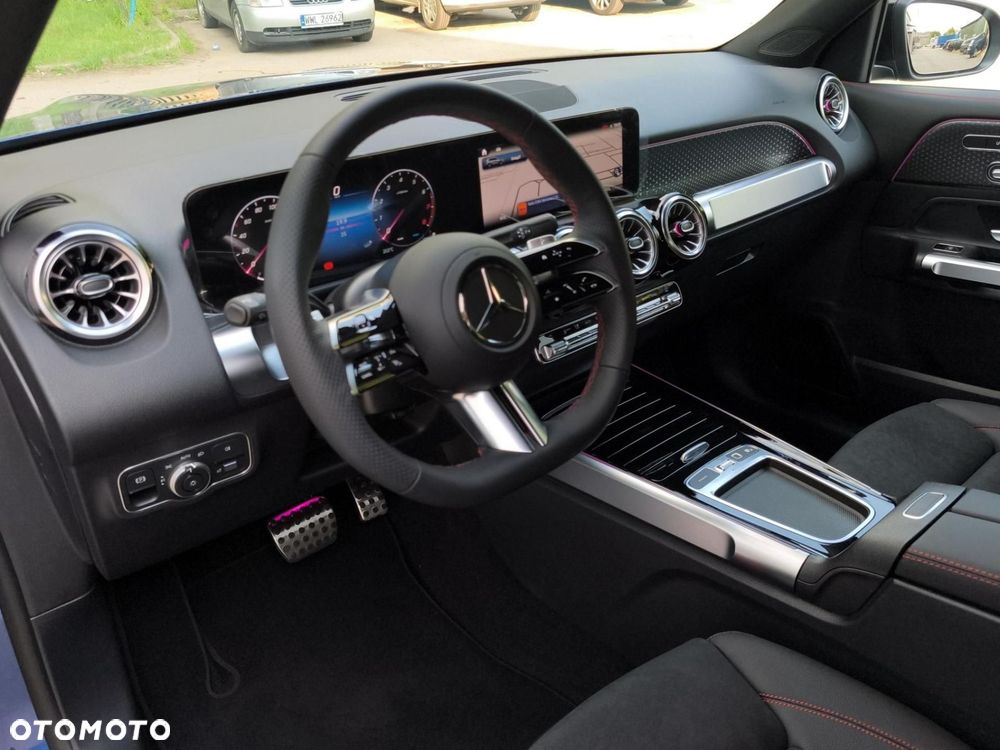 Mercedes-Benz GLB - 9