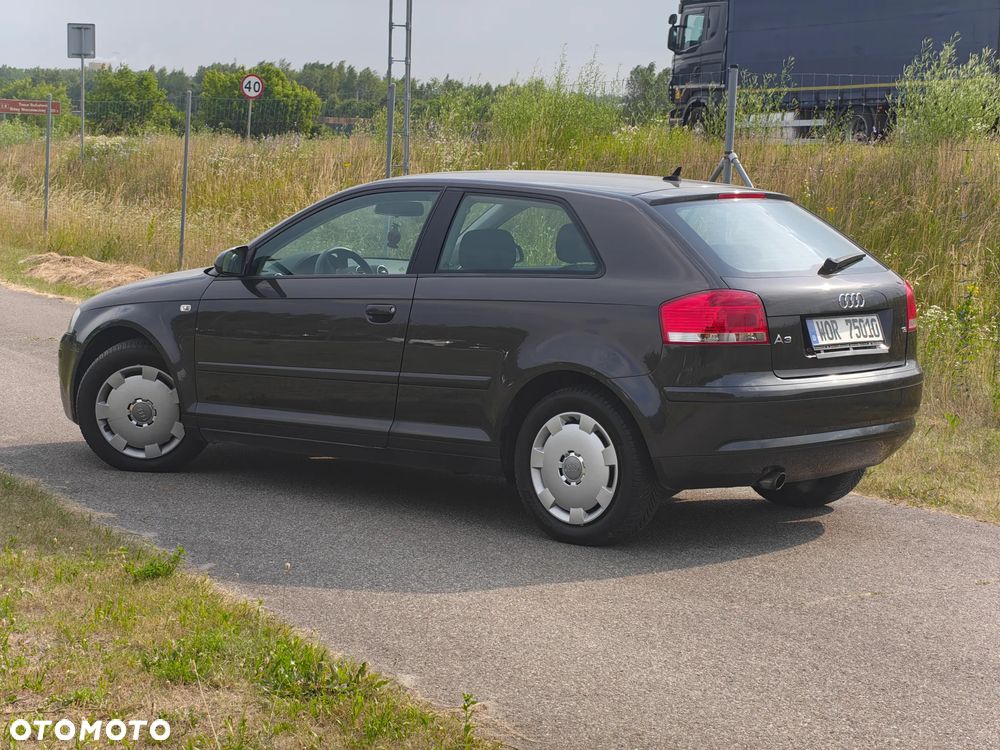 Audi A3 3-drzwiowe 1.6 Ambiente - 8
