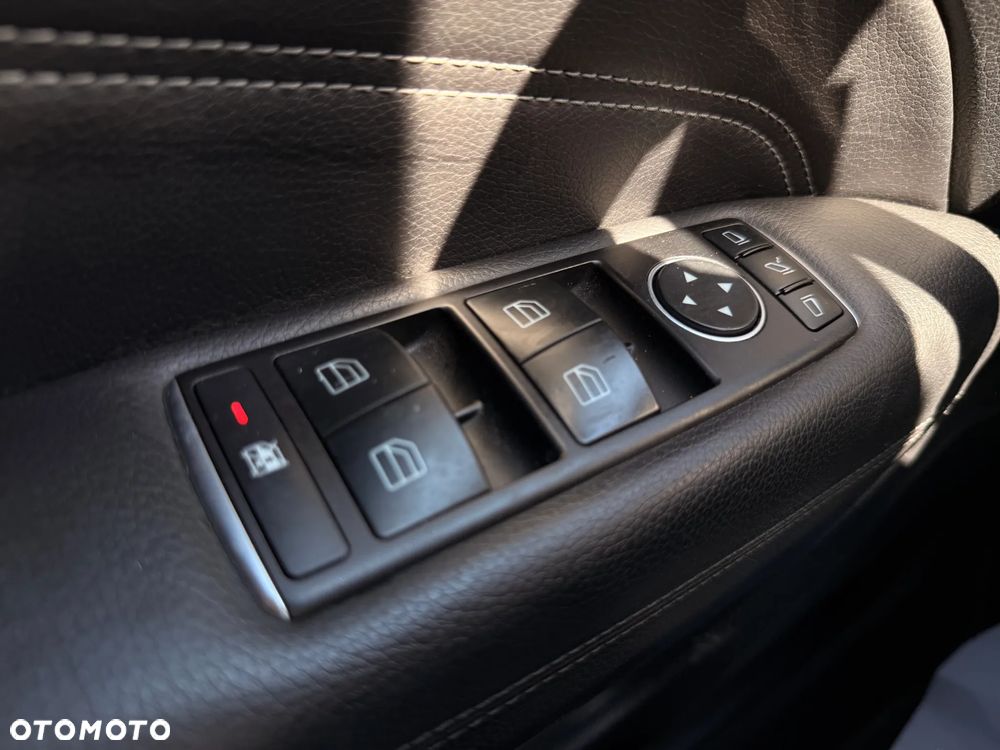 Mercedes-Benz Klasa E - 21