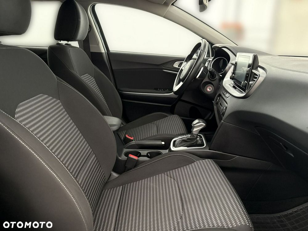 Kia Ceed - 23