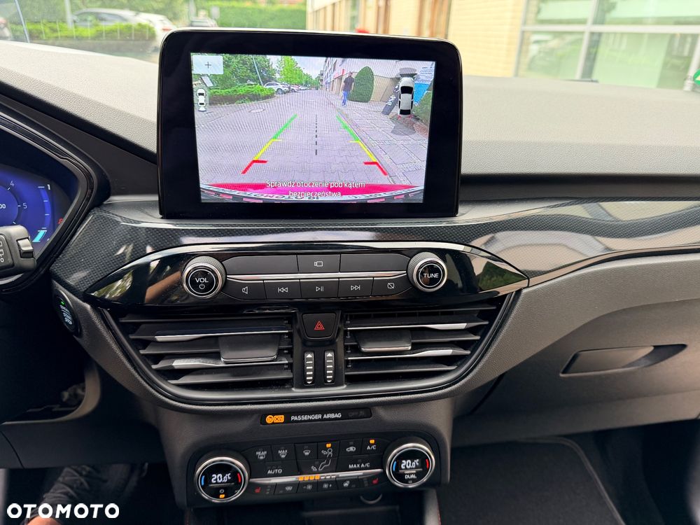 Ford Kuga - 36