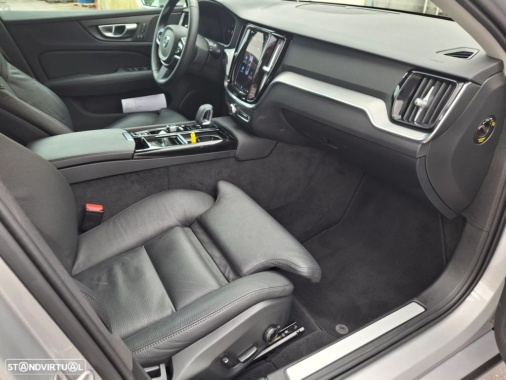 Volvo V60 2.0 T6 AWD TE Plus Dark - 26