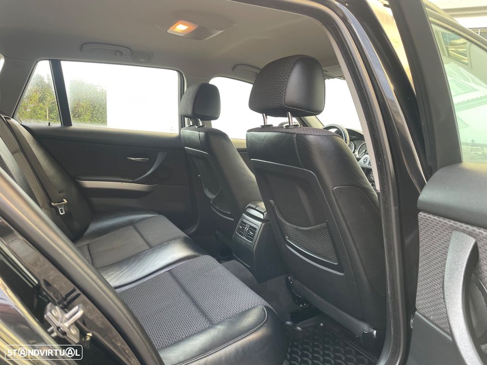 BMW 320 d Touring Navigation Sport - 7