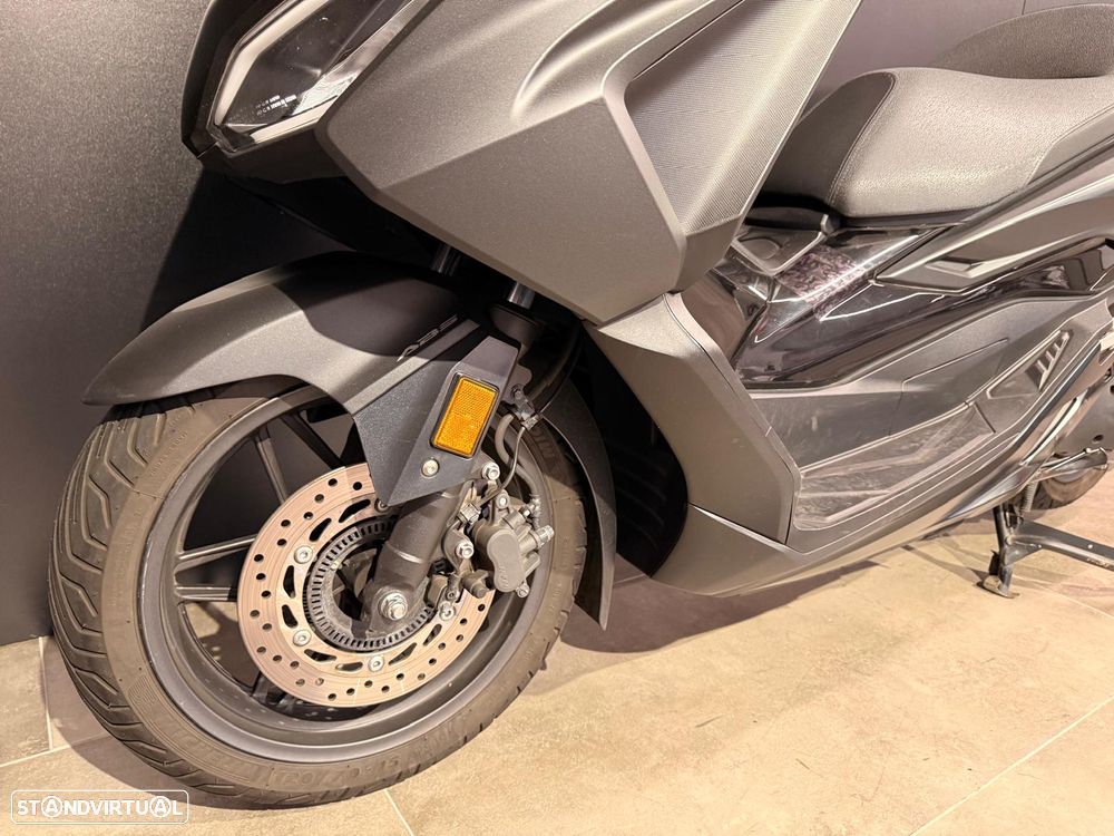 Honda Forza - 5