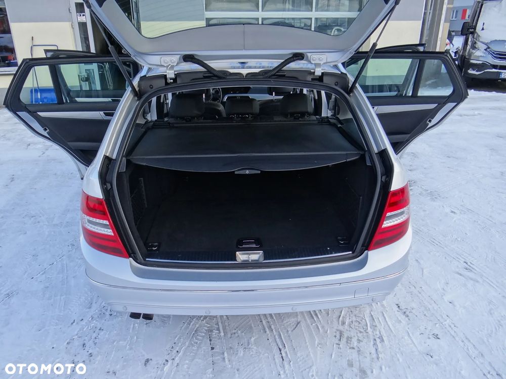 Mercedes-Benz Klasa C 180 CGI BlueEff Avantgarde - 15