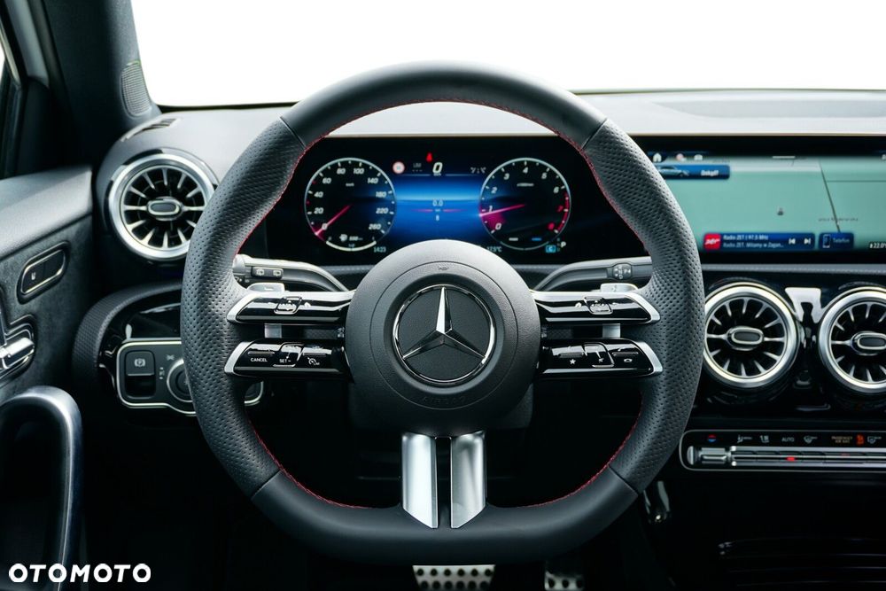 Mercedes-Benz Klasa A 220 4-Matic AMG Line 8G-DCT - 7