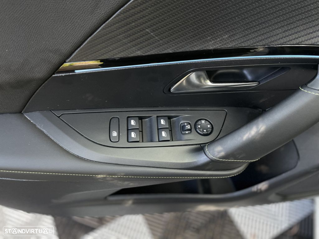 Peugeot e-2008 50 kWh GT - 43